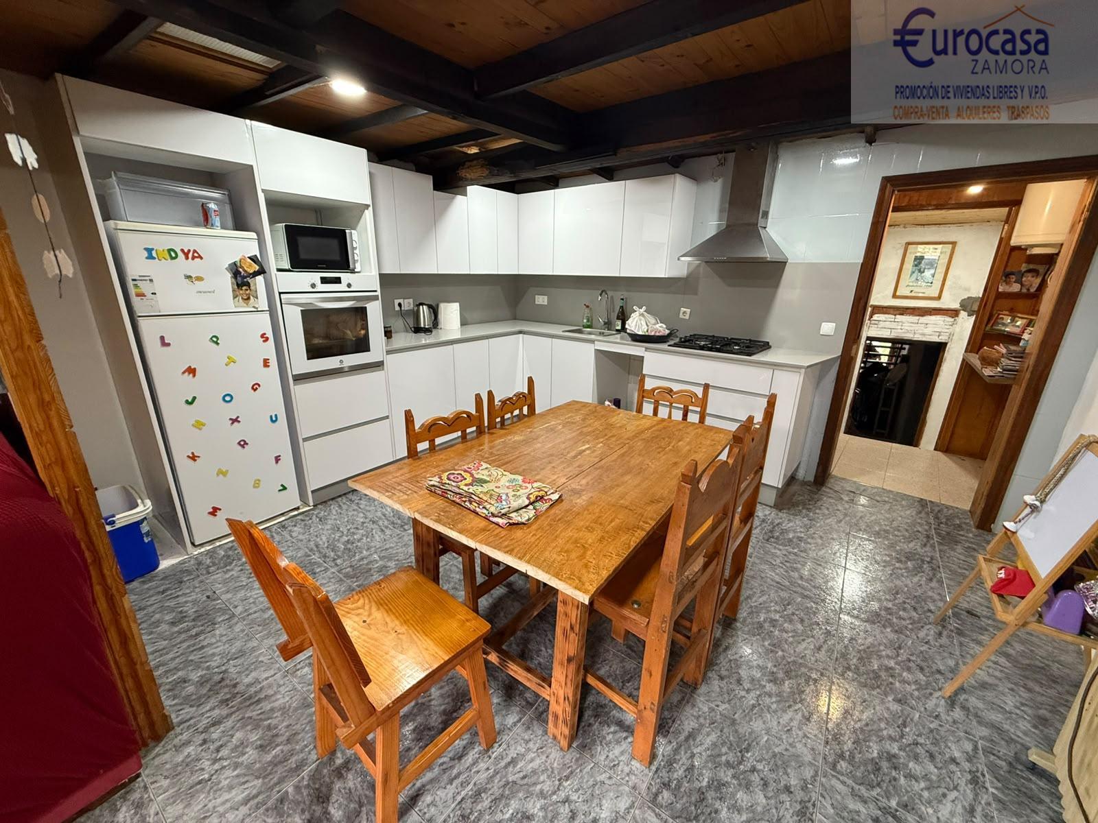Venta de casa en Asturianos