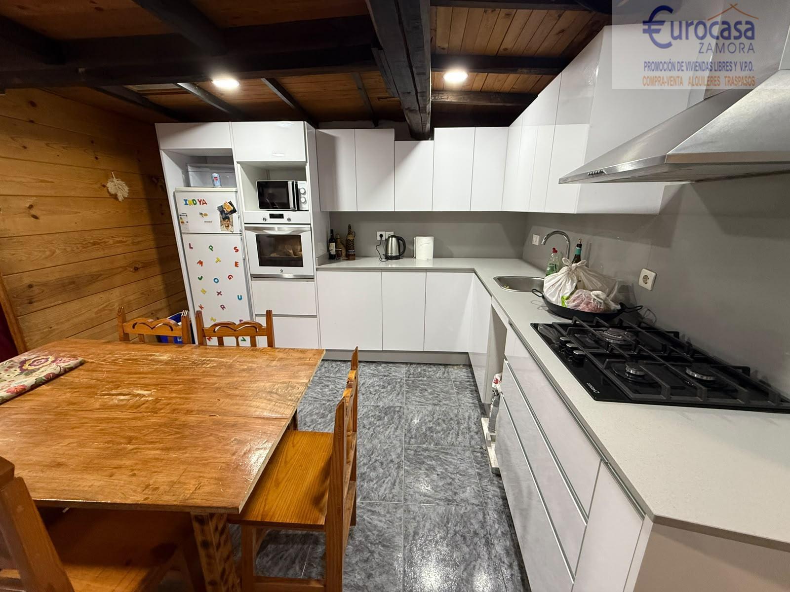 Venta de casa en Asturianos