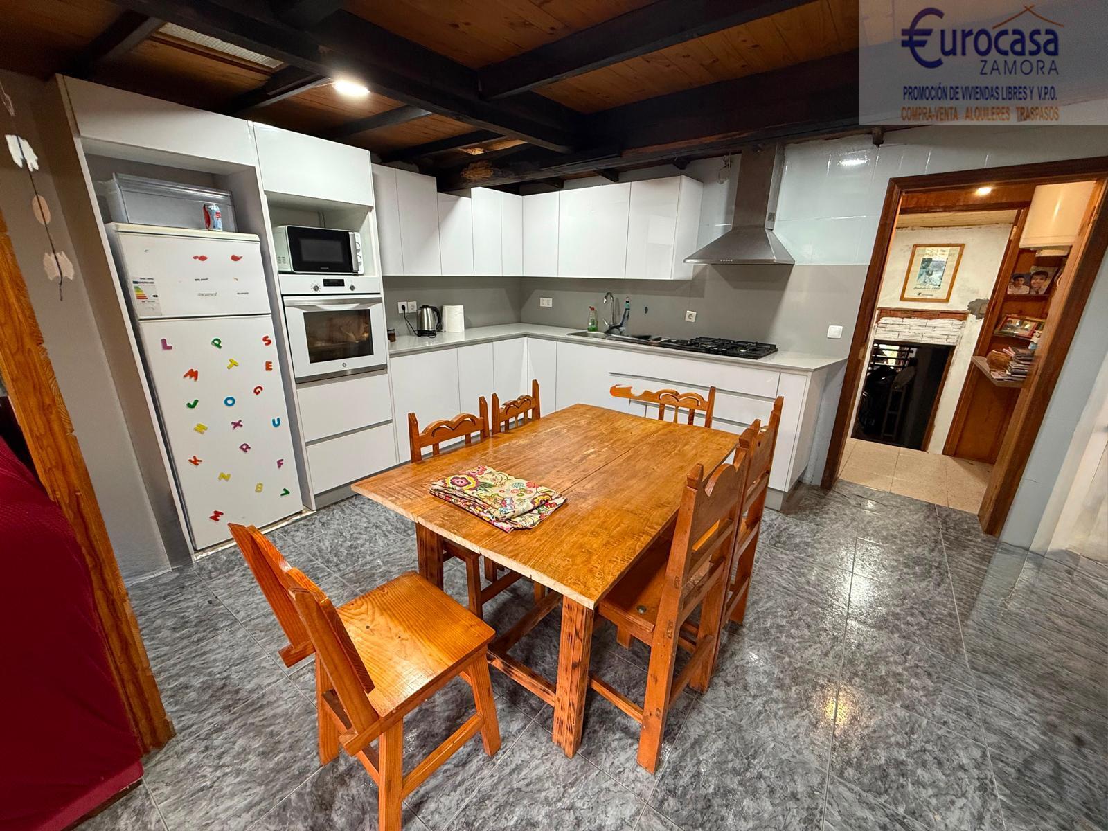 Venta de casa en Asturianos
