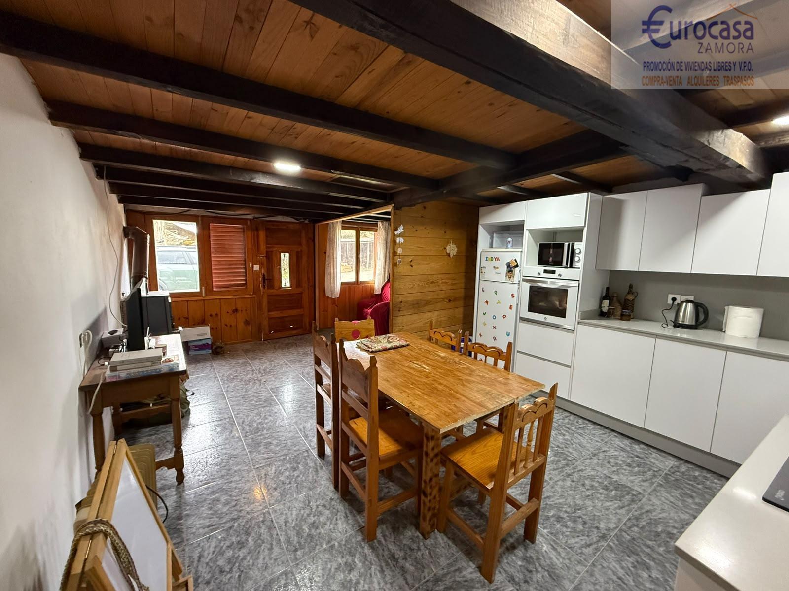 Venta de casa en Asturianos