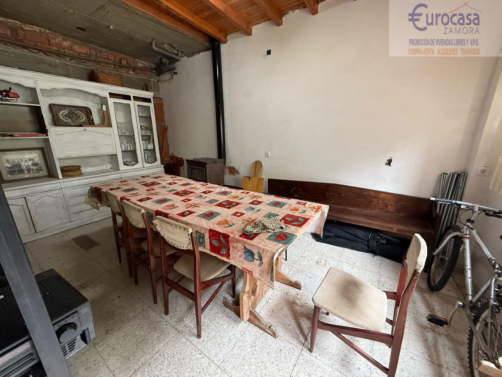 Venta de casa en Asturianos