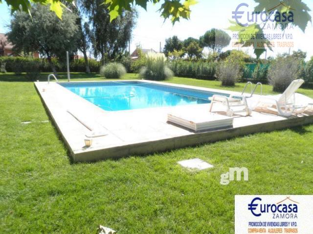 For sale of chalet in Villaralbo