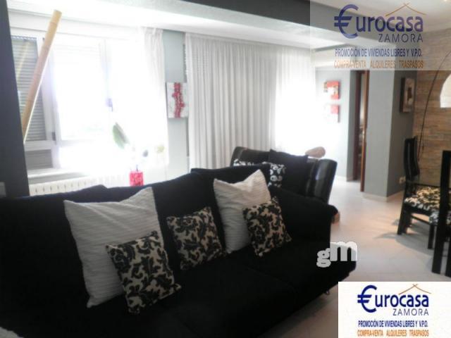 For sale of chalet in Villaralbo