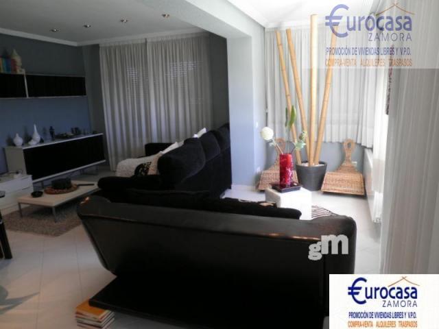 For sale of chalet in Villaralbo