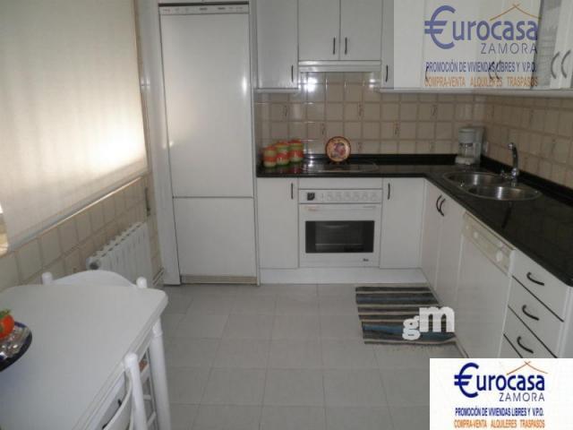 For sale of chalet in Villaralbo