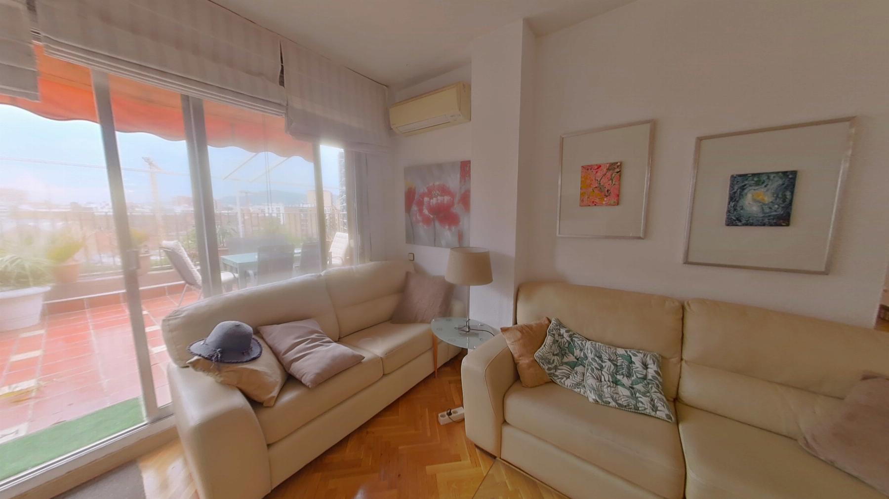 For sale of penthouse in Barcelona