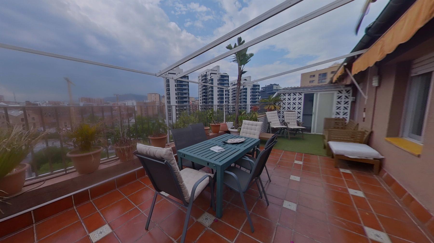 For sale of penthouse in Barcelona