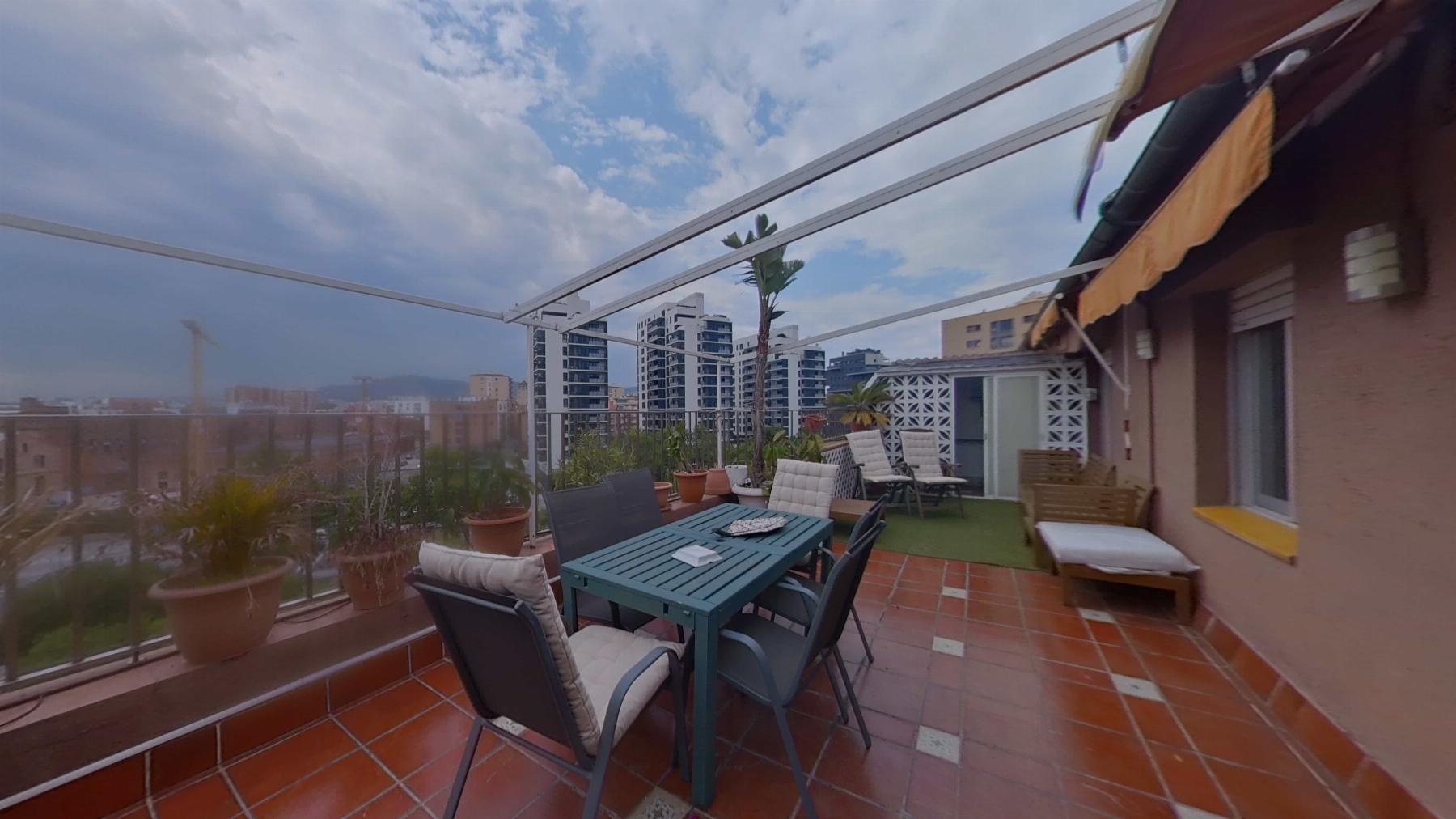 For sale of penthouse in Barcelona