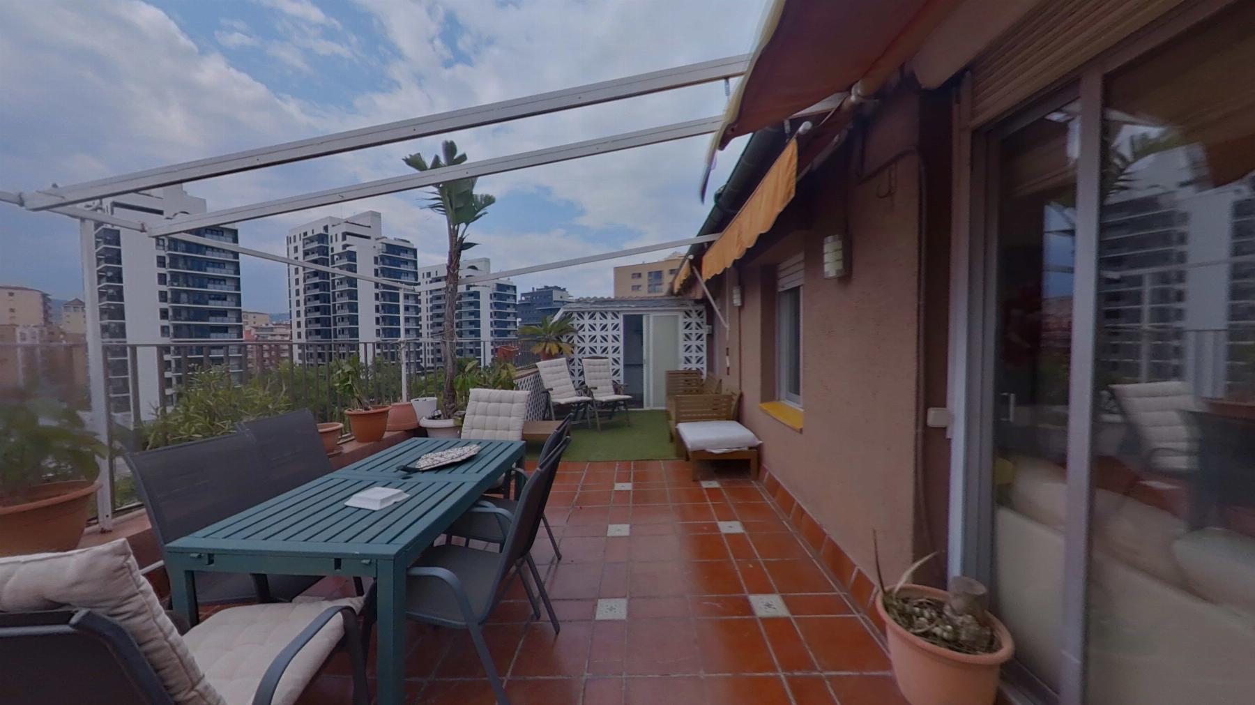 For sale of penthouse in Barcelona