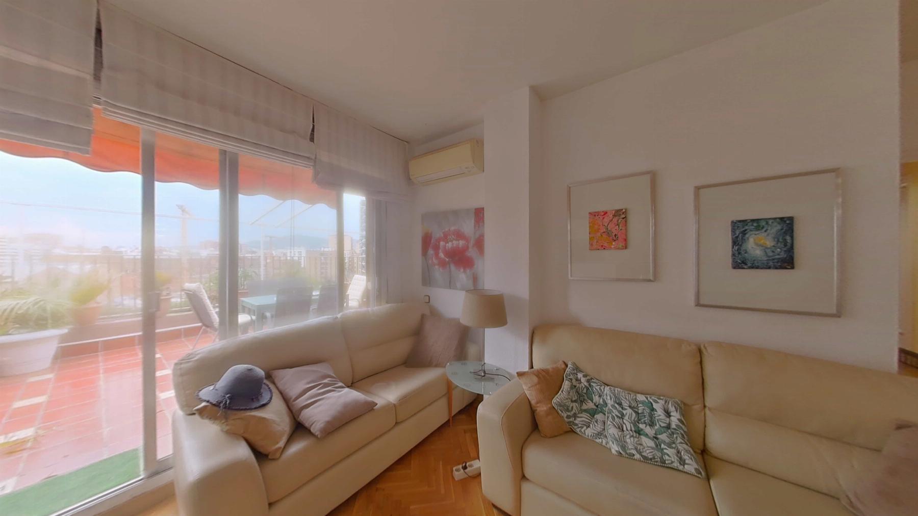 For sale of penthouse in Barcelona