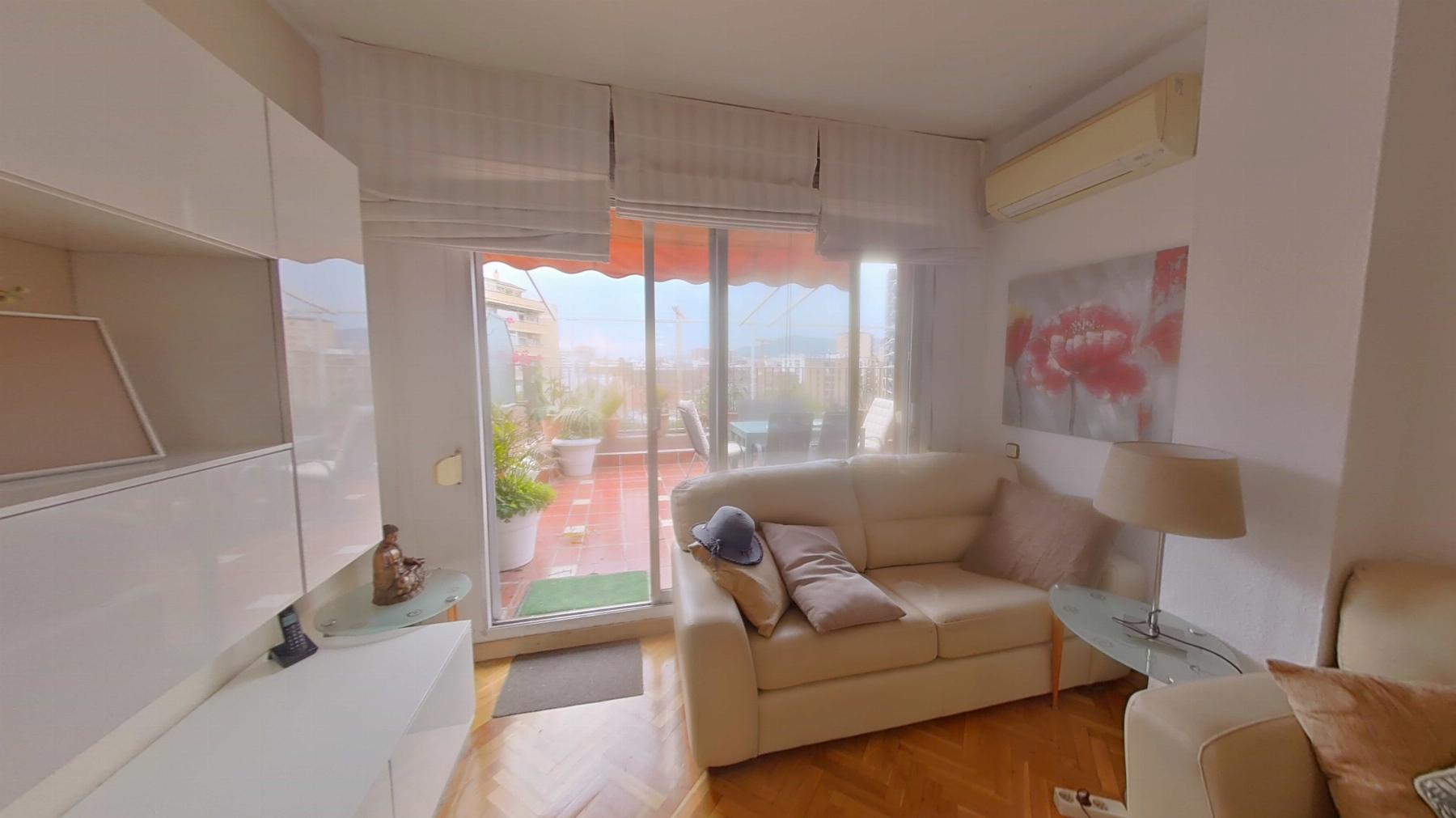 For sale of penthouse in Barcelona