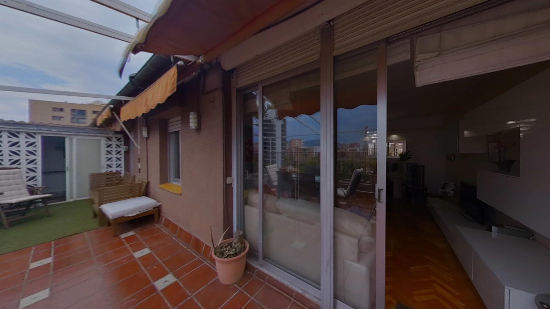 For sale of penthouse in Barcelona