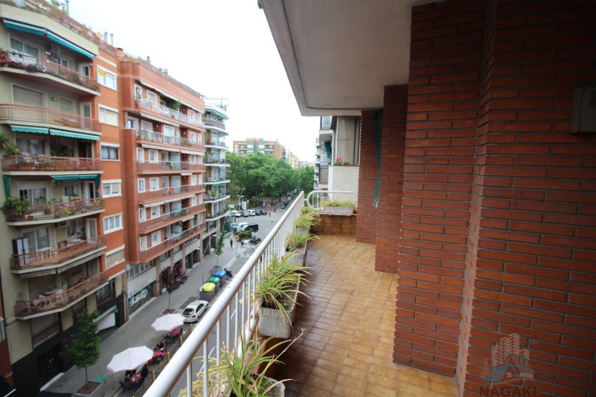 For sale of flat in Barcelona