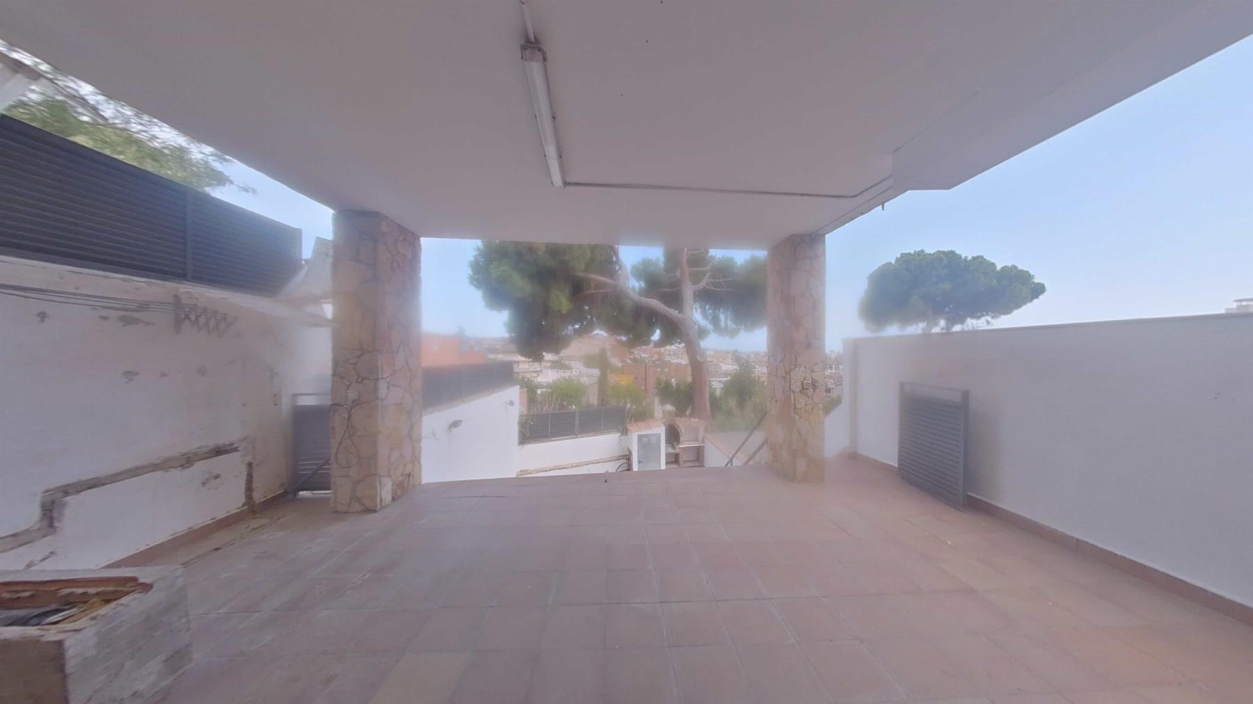 For sale of house in Santa Coloma de Gramanet