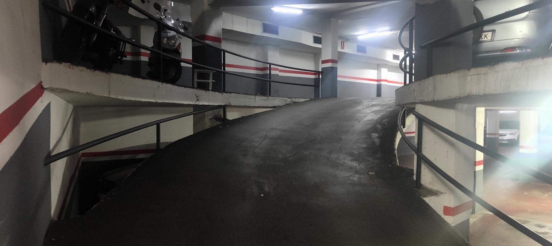 For rent of garage in Barcelona