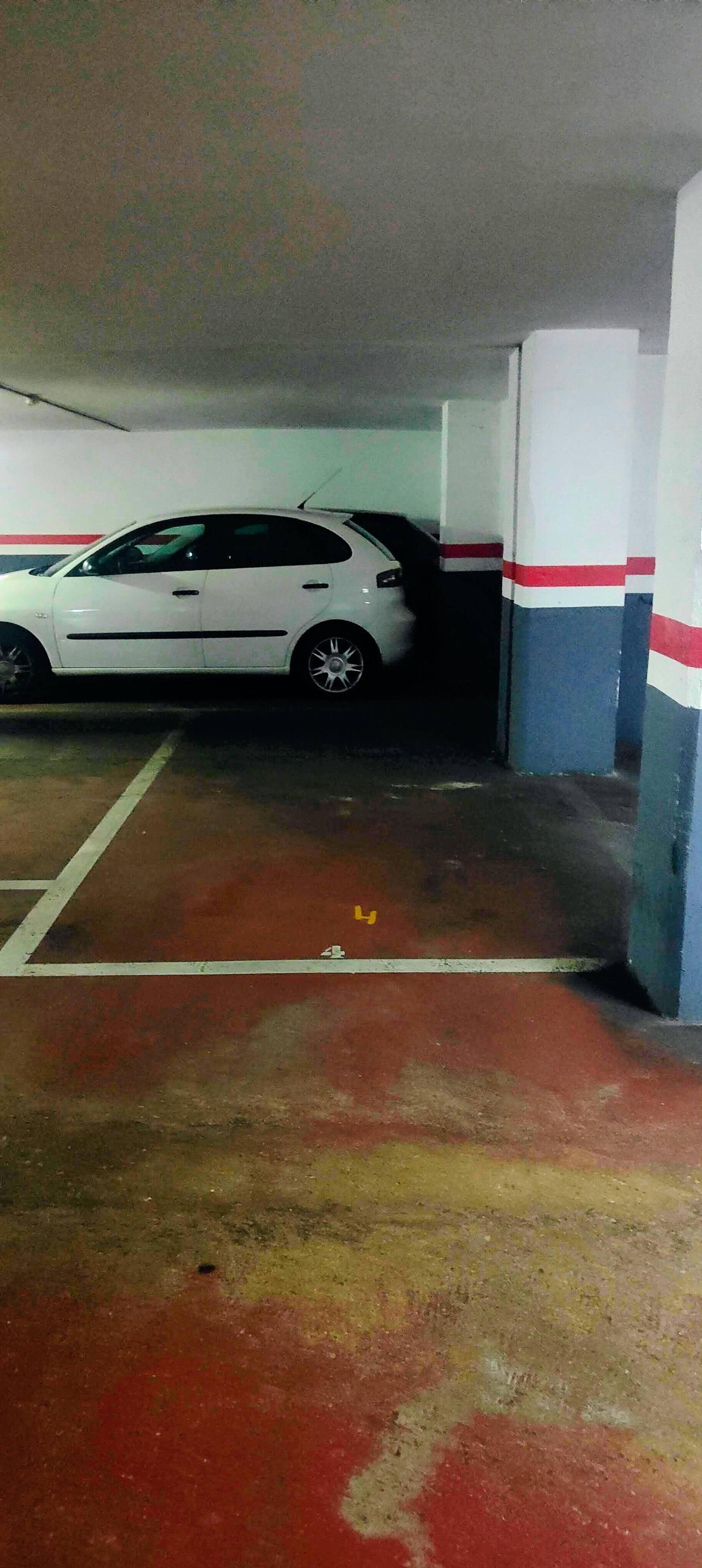 For rent of garage in Barcelona