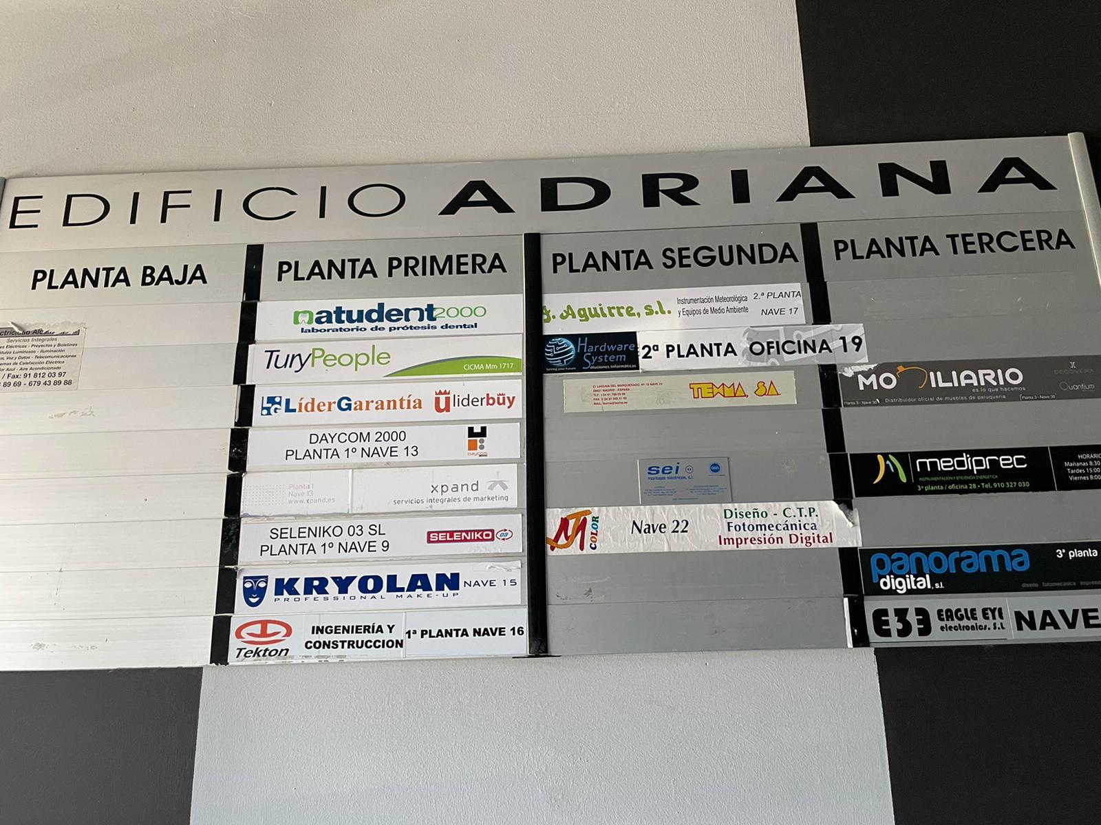 For sale of office in Madrid