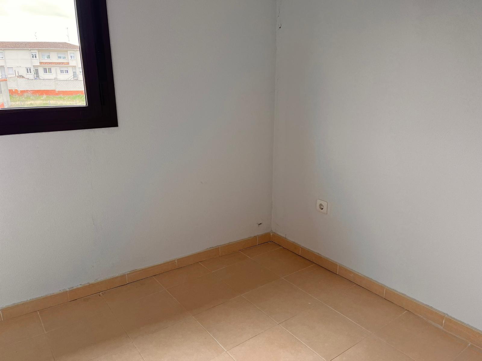 For sale of flat in Villatobas