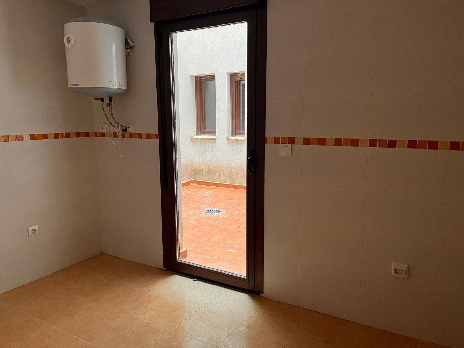 For sale of flat in Villatobas