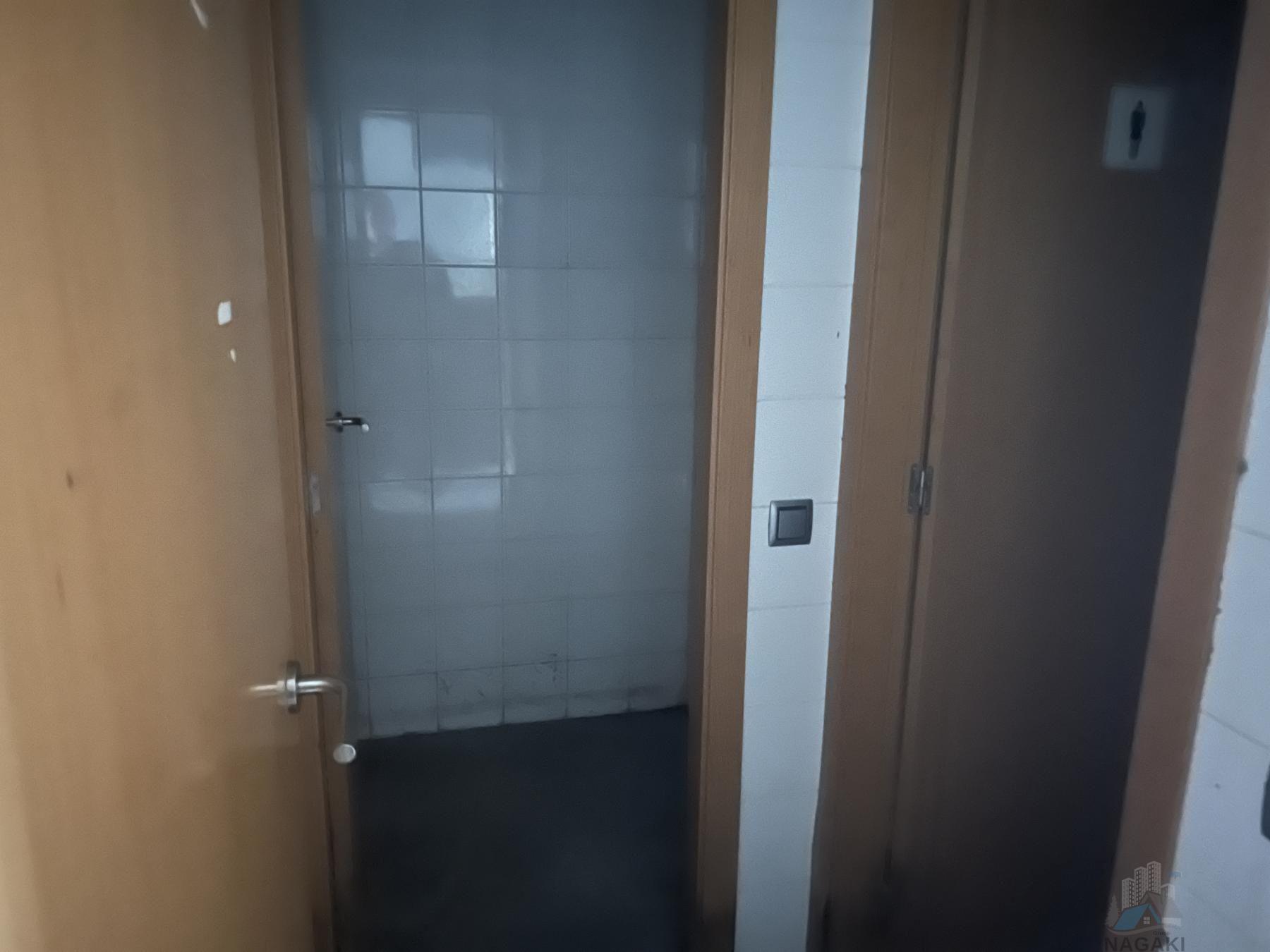 Venta de local en l Hospitalet de Llobregat