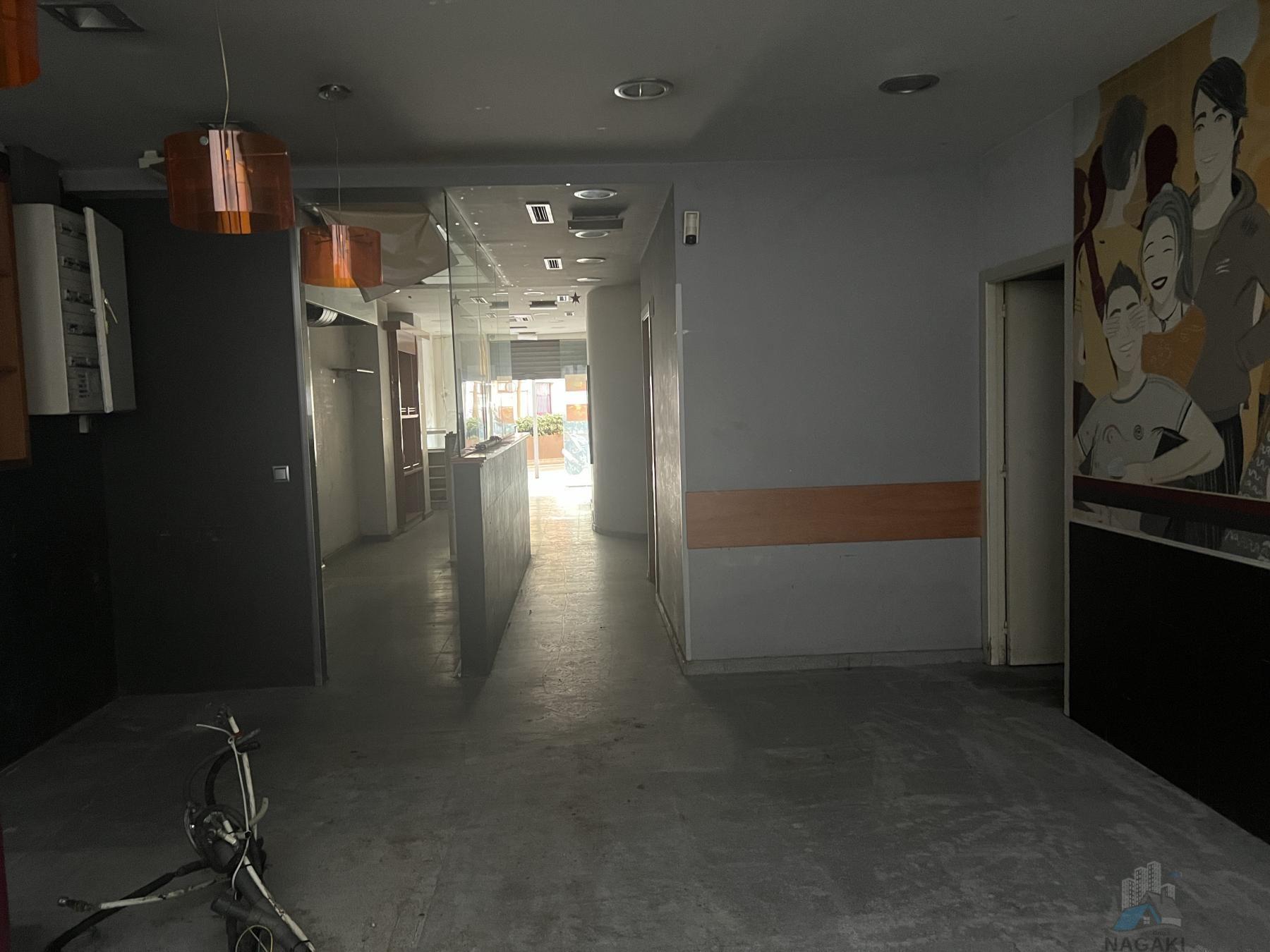 Venta de local en l Hospitalet de Llobregat