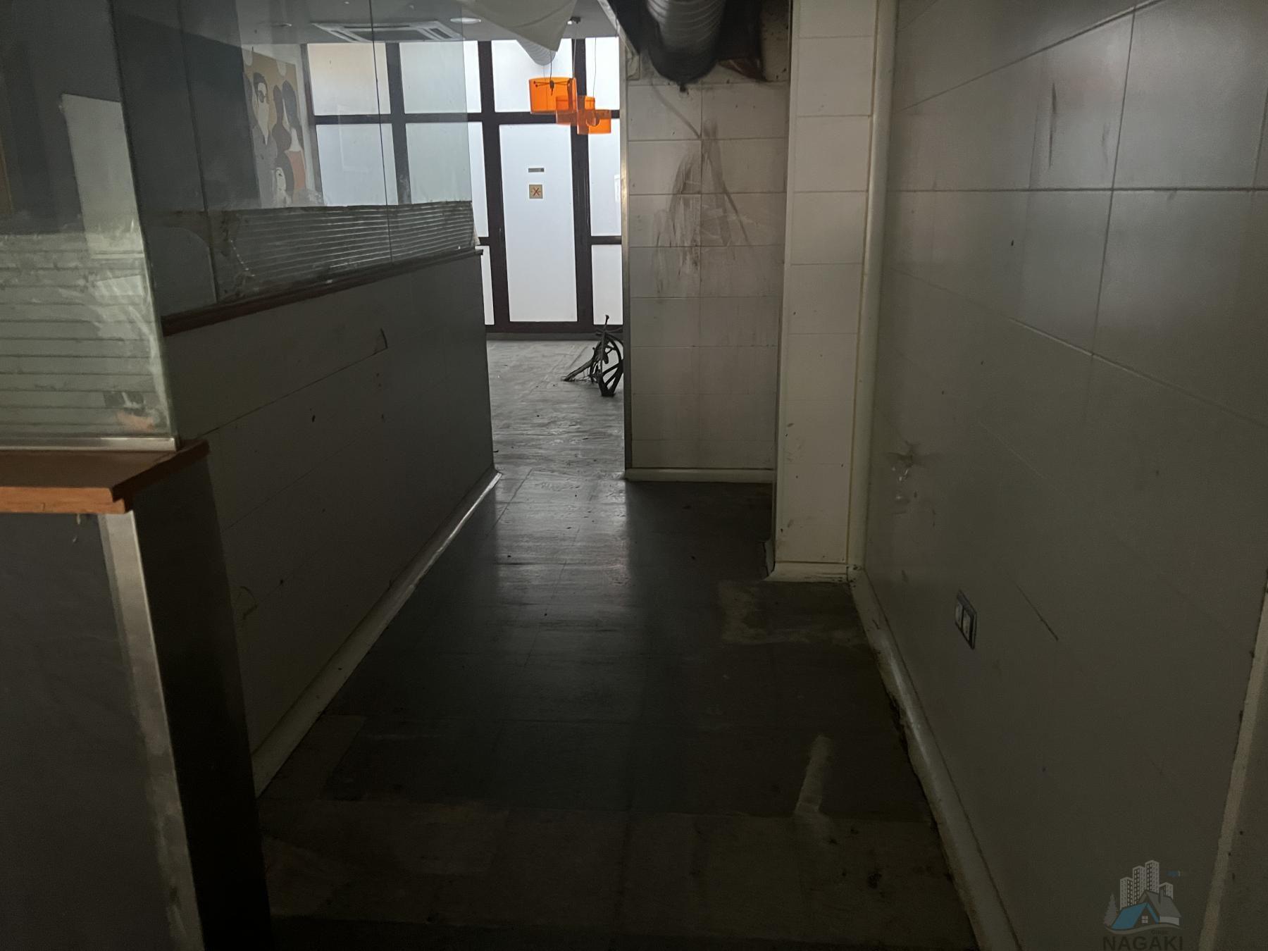 Venta de local en l Hospitalet de Llobregat