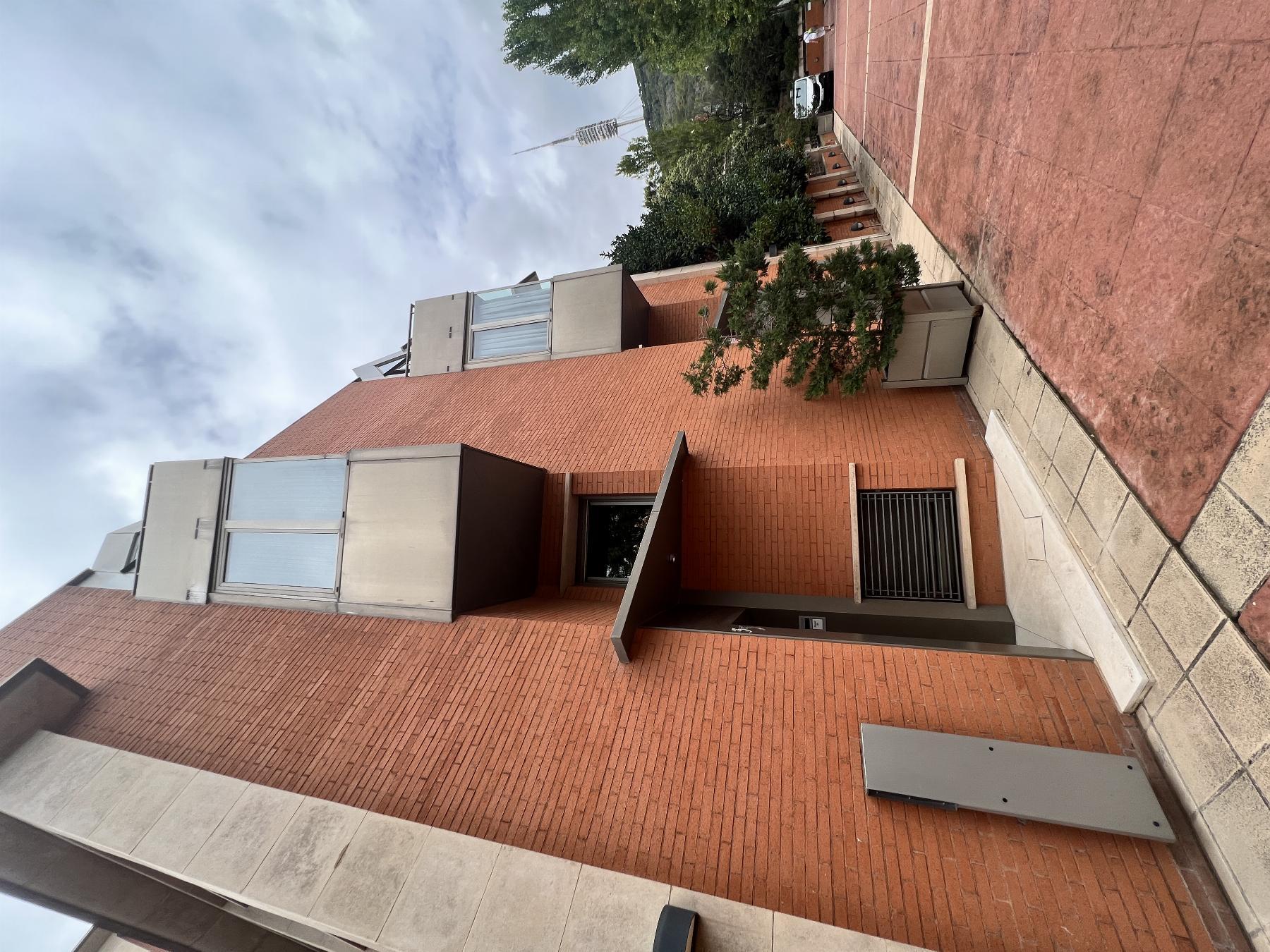 For sale of house in Barcelona