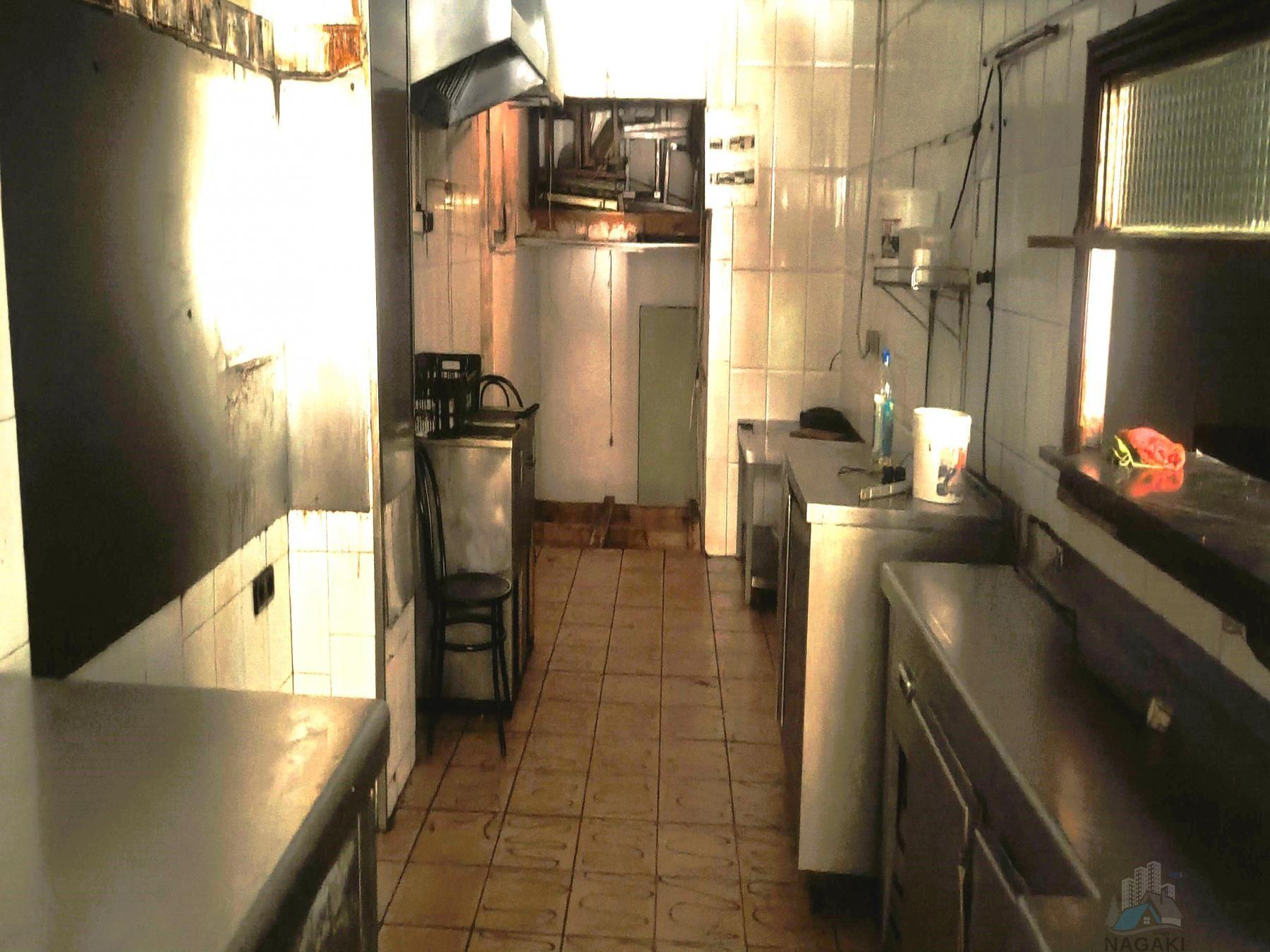 Venta de local en Esplugues De Llobregat