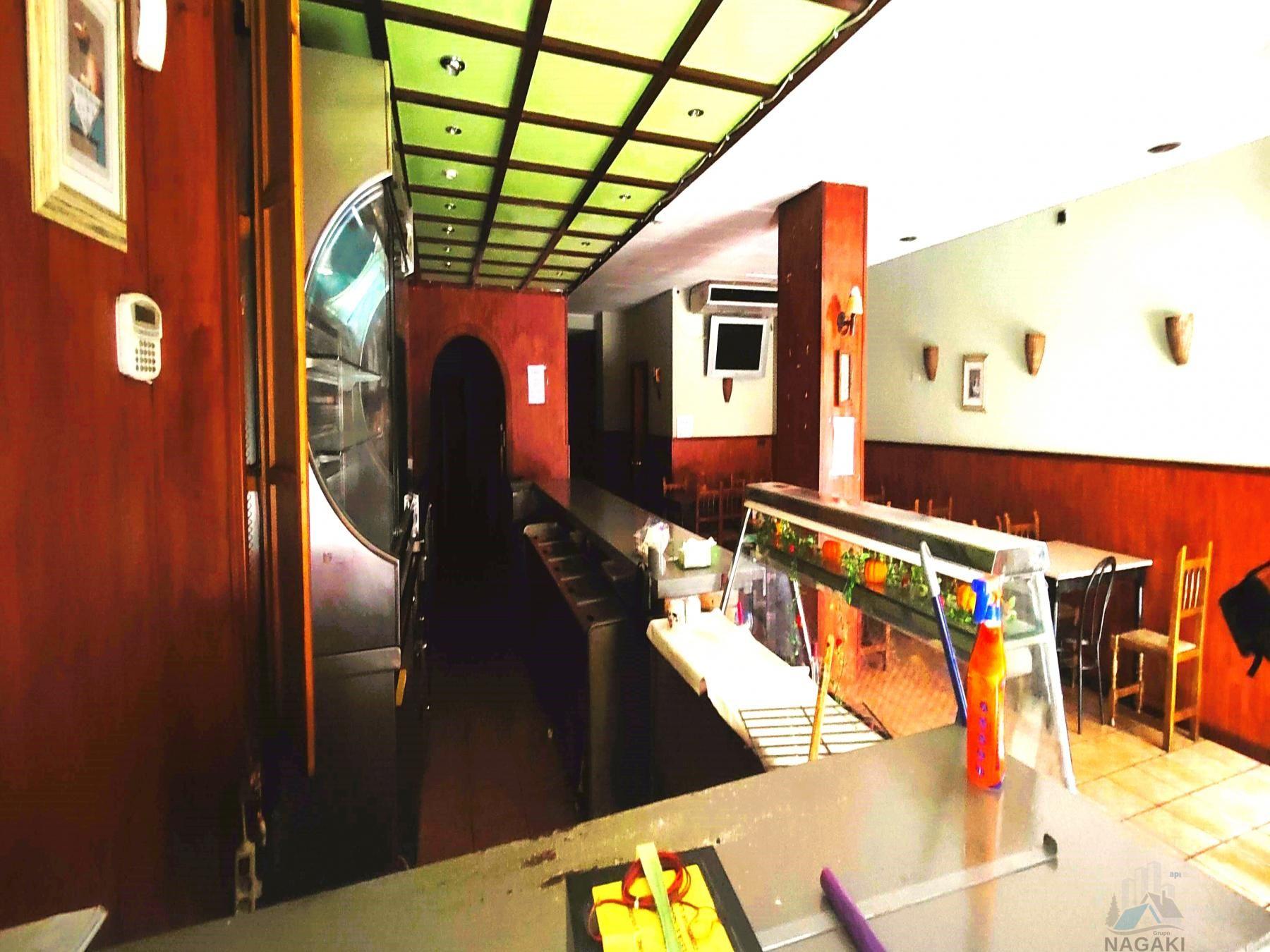 Venta de local en Esplugues De Llobregat