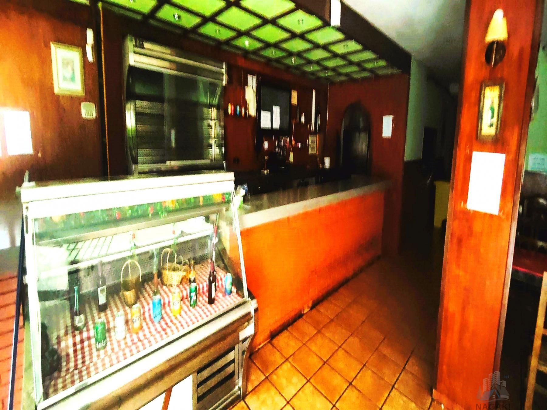 Venta de local en Esplugues De Llobregat