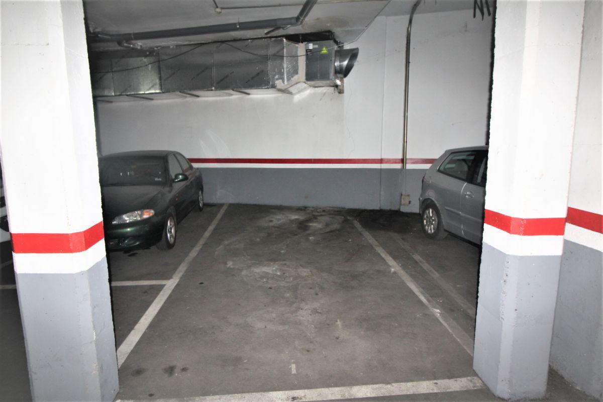 For sale of garage in Barcelona