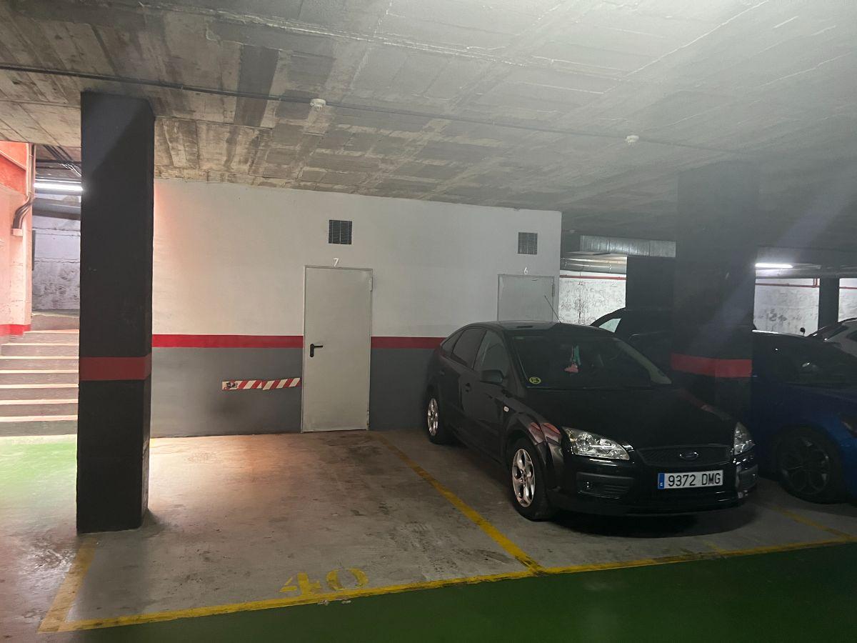 Venta de garaje en Sant Boi de Llobregat