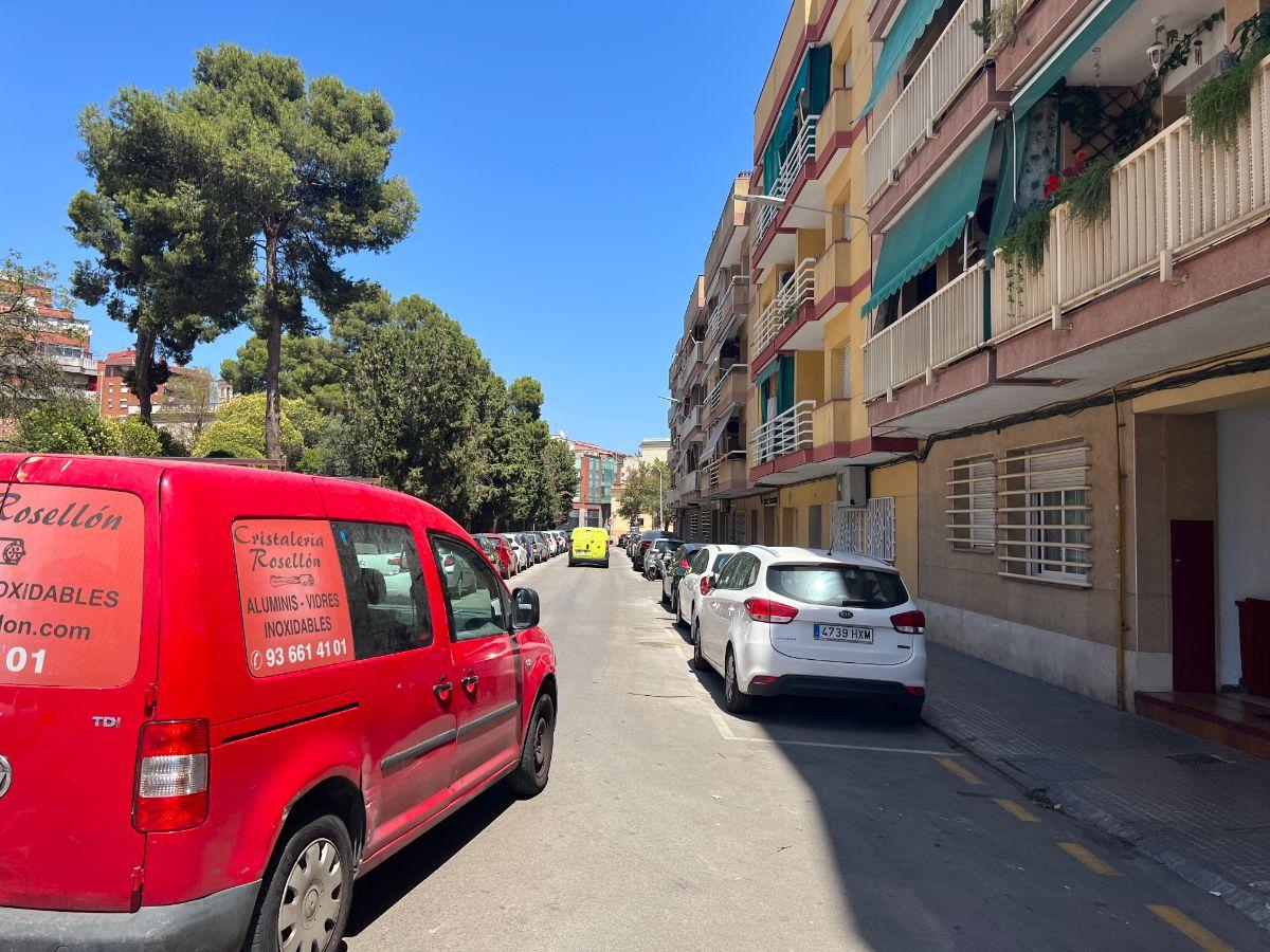 Venta de garaje en Sant Boi de Llobregat