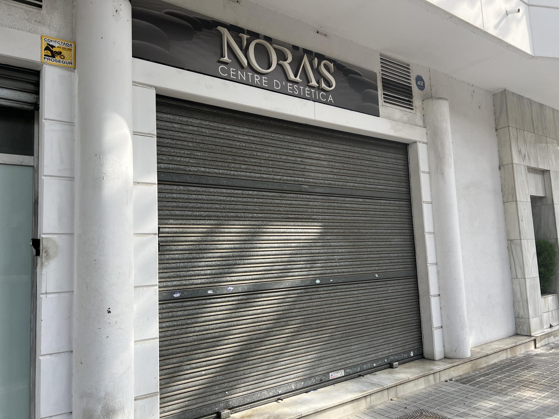 For sale of commercial in Badalona
