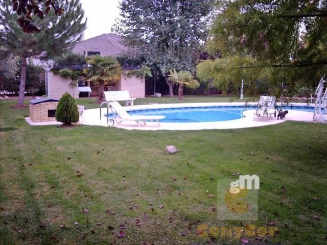 For sale of chalet in Algete