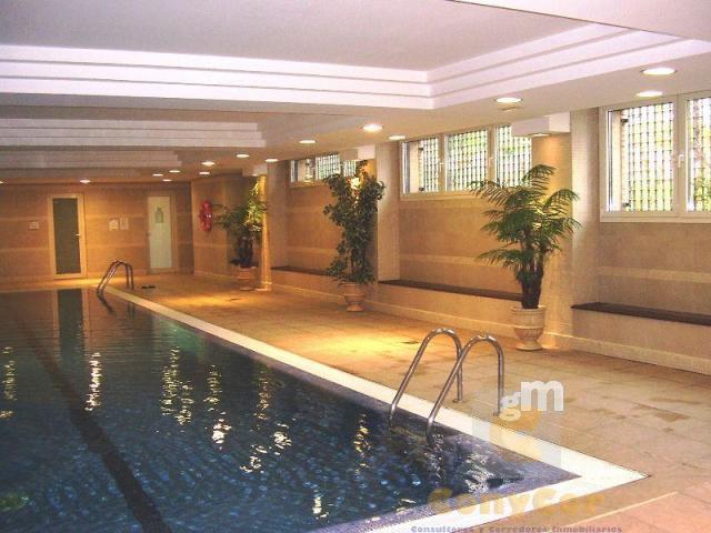 For sale of penthouse in Madrid