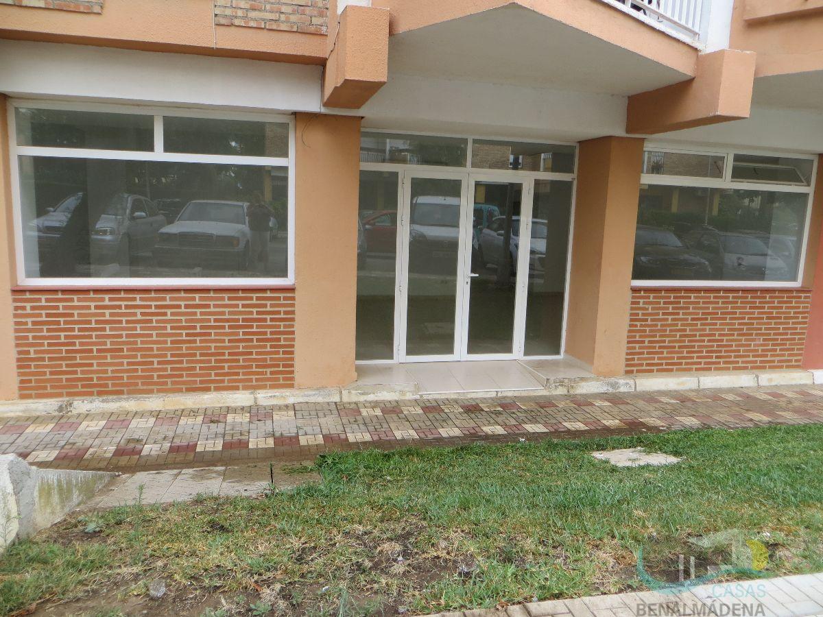 For sale of commercial in Benalmádena