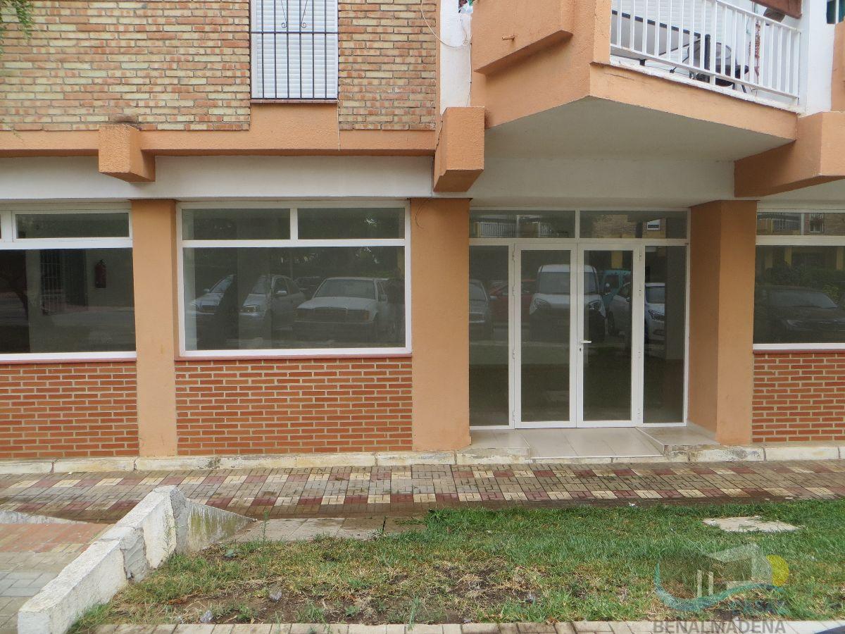 For sale of commercial in Benalmádena