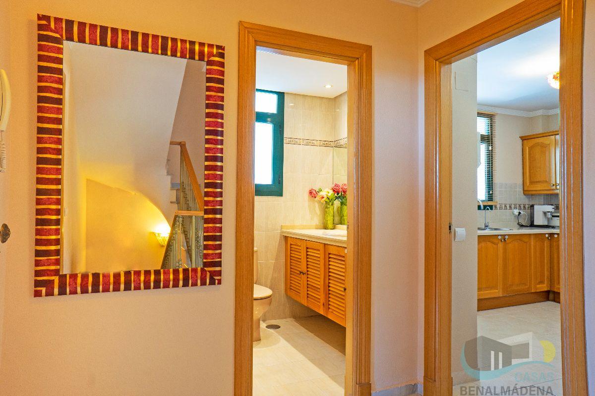 For sale of chalet in Benalmádena