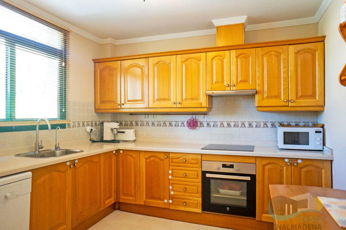 For sale of chalet in Benalmádena