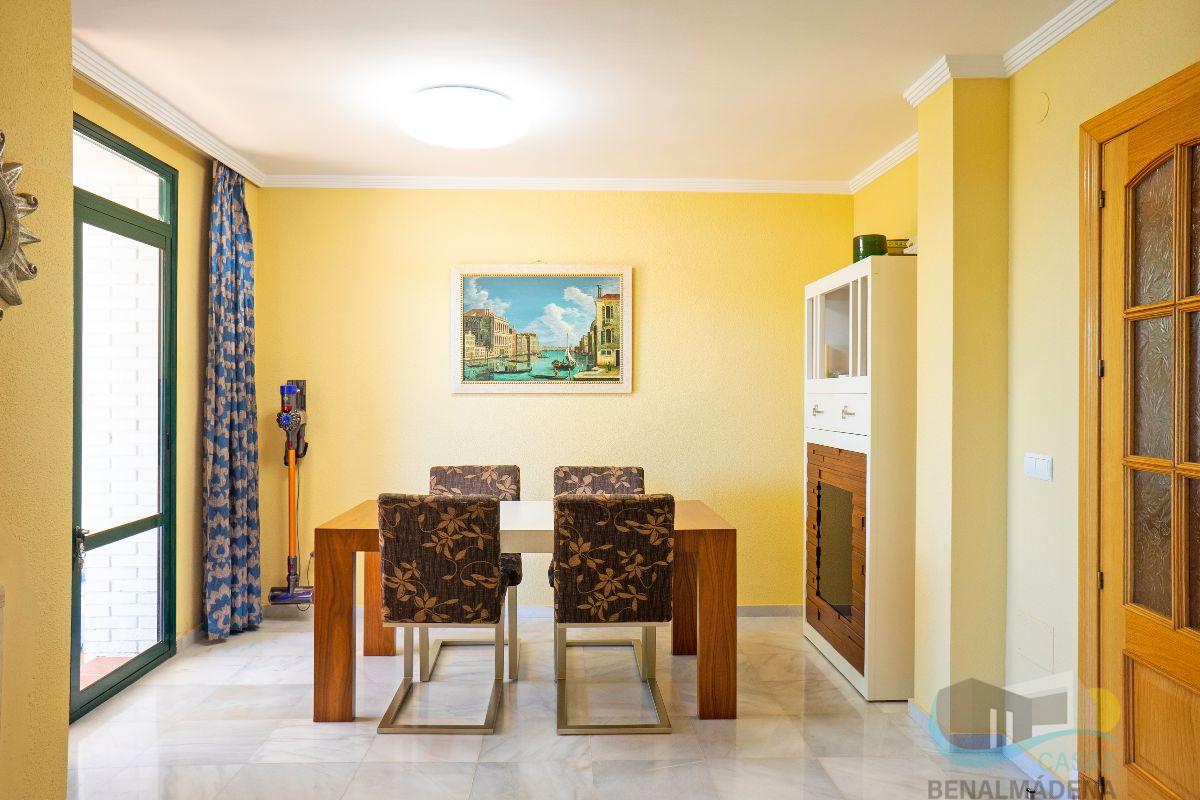 For sale of chalet in Benalmádena