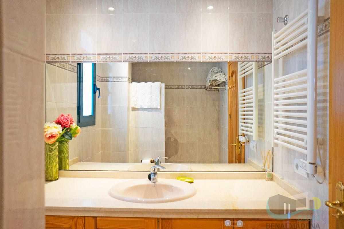 For sale of chalet in Benalmádena