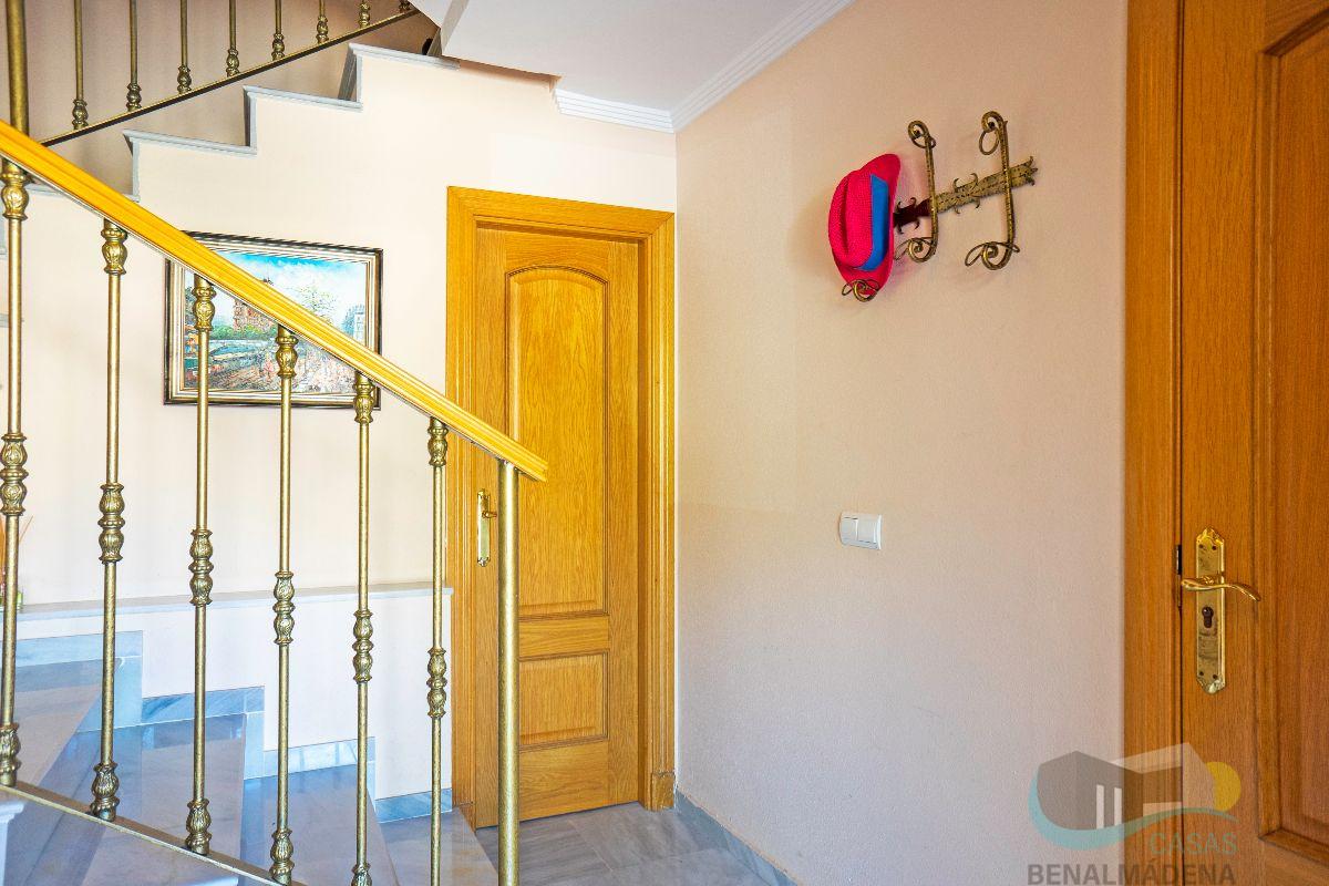 For sale of chalet in Benalmádena