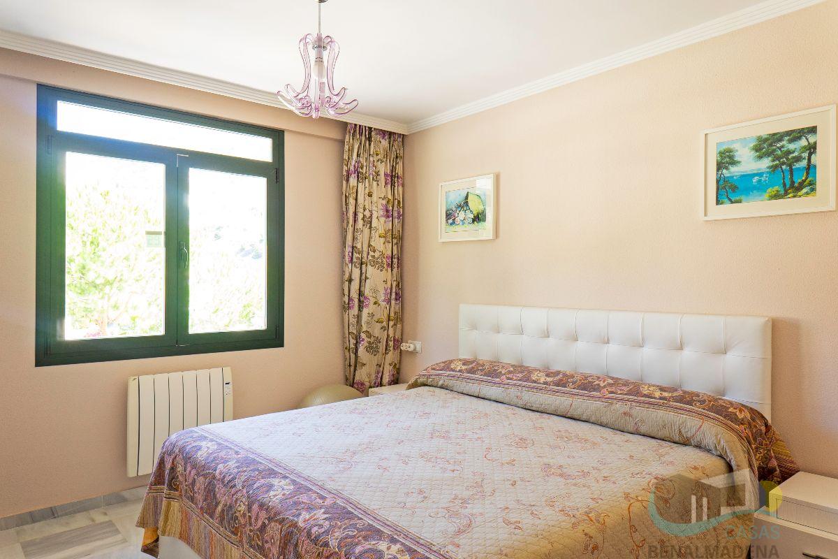 For sale of chalet in Benalmádena