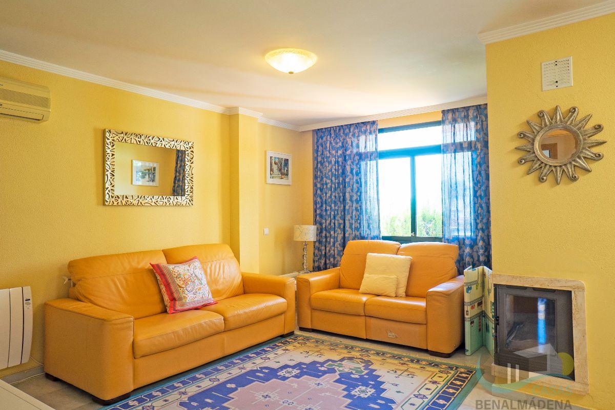 For sale of chalet in Benalmádena