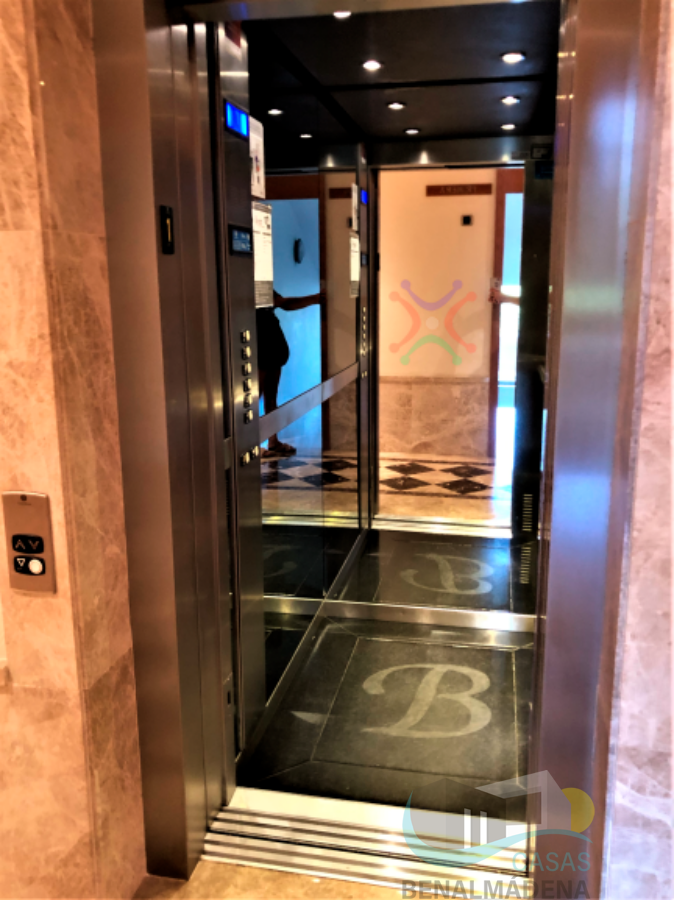 For sale of flat in Benalmádena
