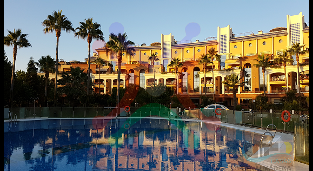 For sale of flat in Benalmádena