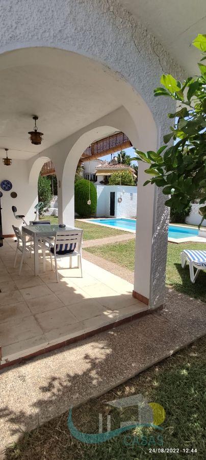 For sale of chalet in Benalmádena