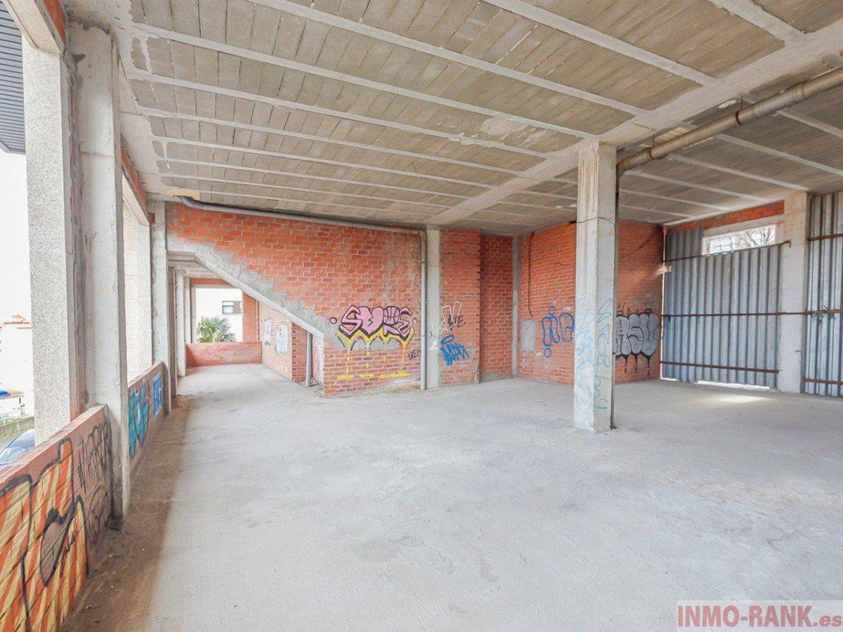 For sale of commercial in Vigo