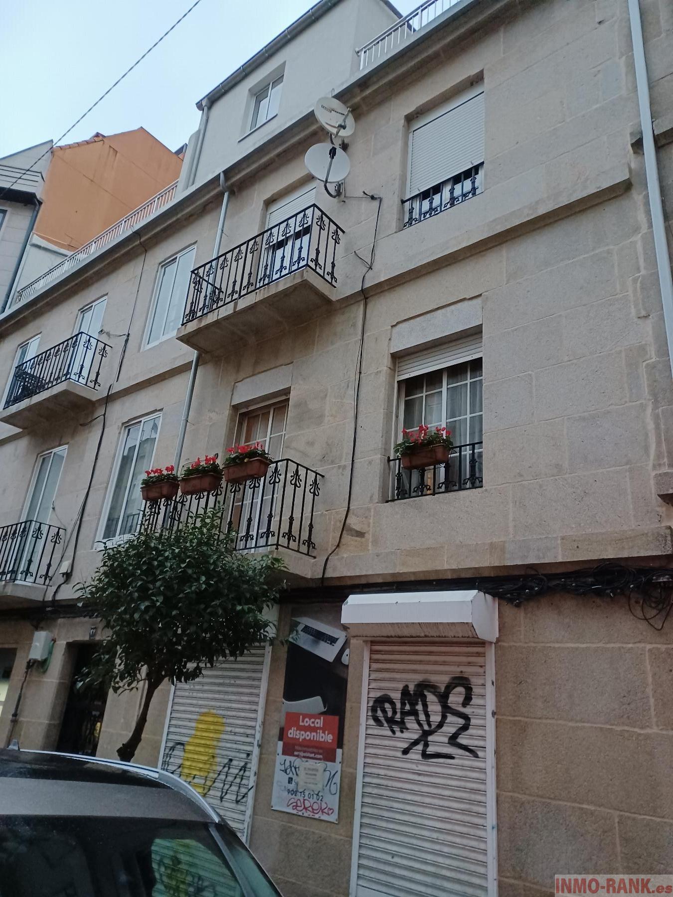 For sale of commercial in Vigo